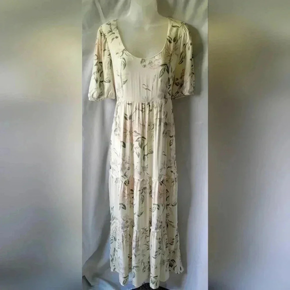 SIZE Medium Saltwater Luxe Miki Chiffon Whimsical Floral Short Sleeve Maxi Dress - Picture 2 of 14